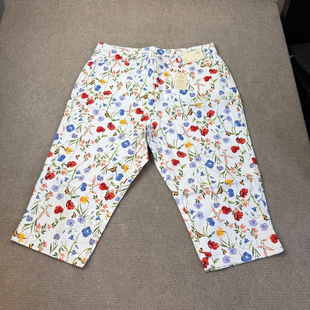 MSRP $34 St. John's Bay Womens 18 White Pretty Blooms Floral Capri Pants Mid Ris